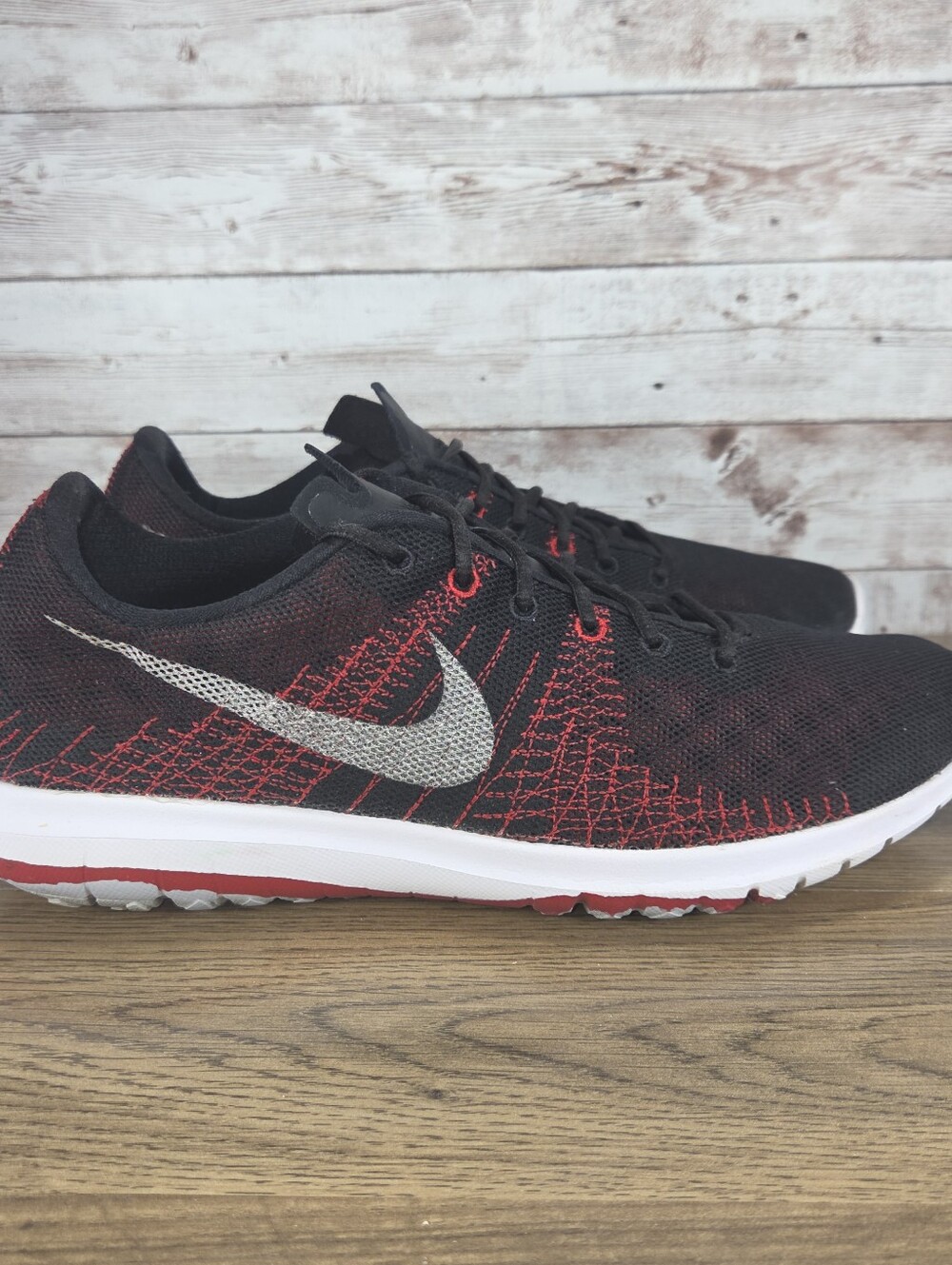 Nike Flex Fury Black Red Running Sneakers Youth's Size US 6Y Women's 7.5